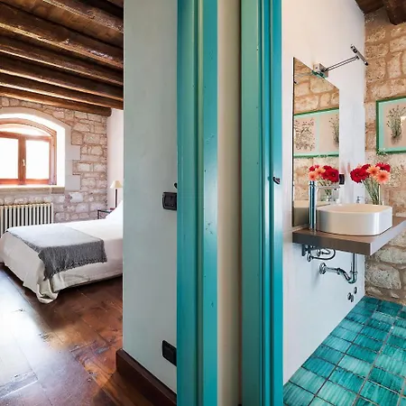 Three Bedroom With Balcony In Lazise Italy Villa *